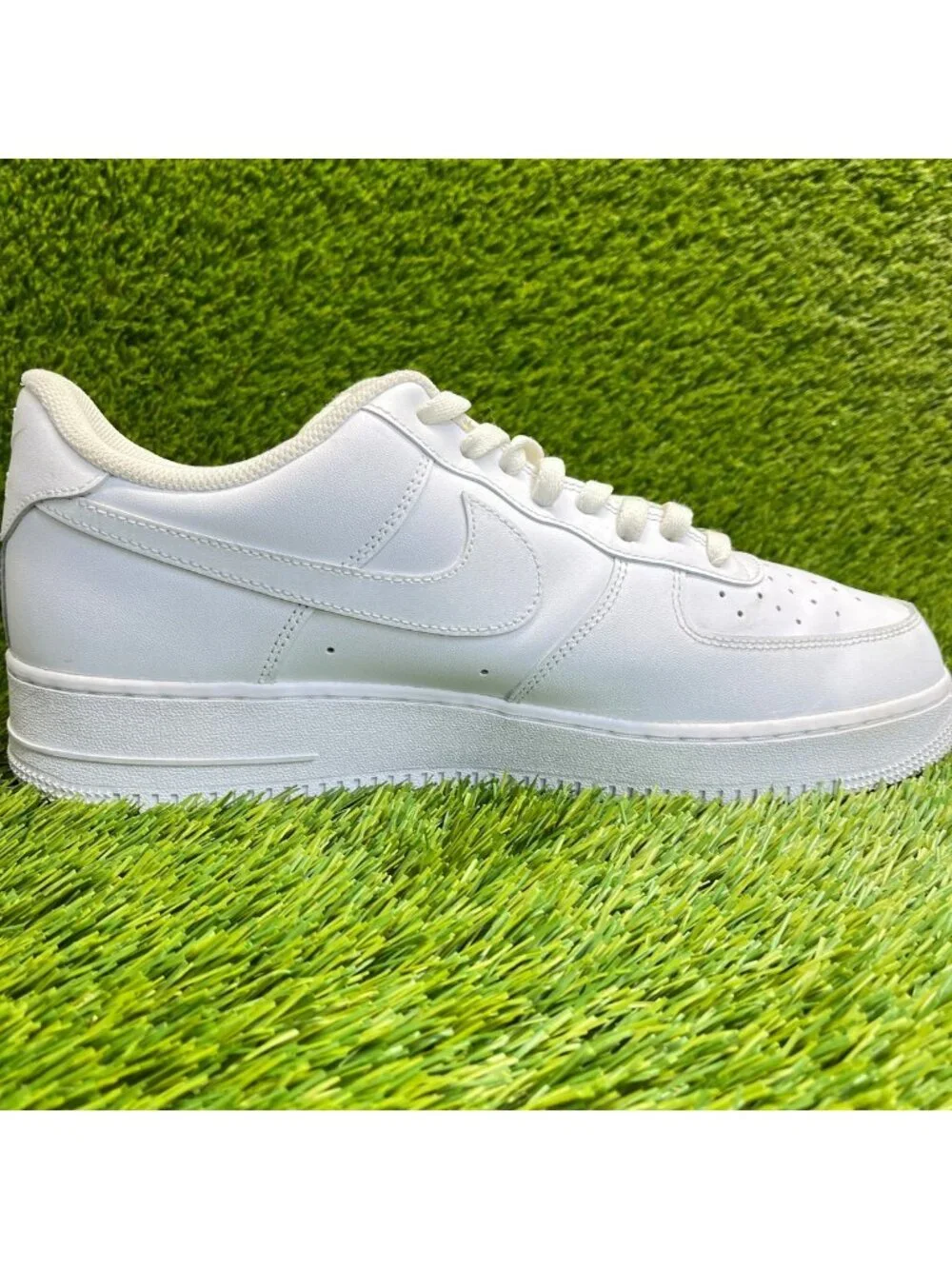 Nike Air Force 1 '07 Low Mens Size 13 White Athletic Lifestyle Shoes Sneakers